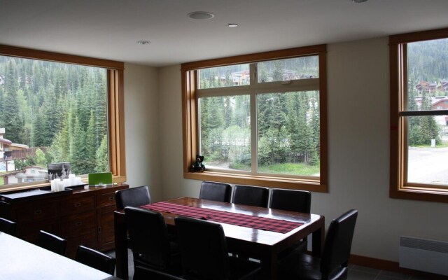 Kookaburra Lodge #302 By Bear Country