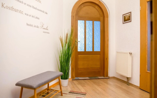 Simplistic Apartment in Neukieritzsch With Garden