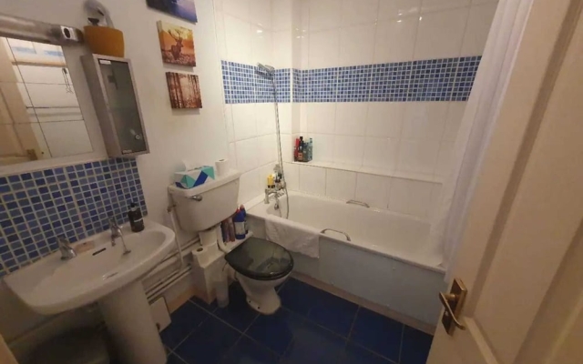 Homely 1 Bedroom Apartment in Beckton With Parking