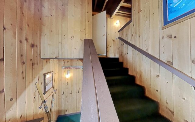 Upgraded 4 Bedrooms at 1849 Condos - Slopeside To Skiing & Mountain Biking