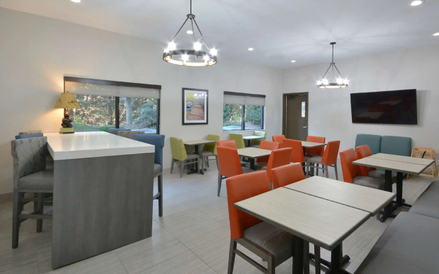 Brookstone Lodge near Biltmore Village, Ascend Hotel Collection by Choice Hotels International