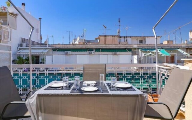 Topfloor Central Apt With Urban Views