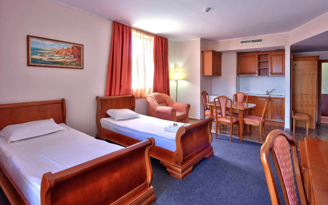 Estreya Residence Hotel and SPA