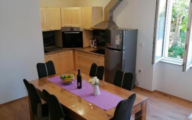 APARTMENT "B" 50 m from the beach