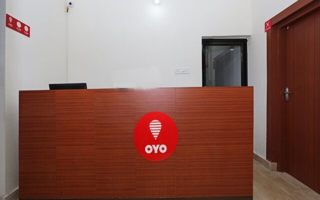 OYO 10508 Hanshika Residency