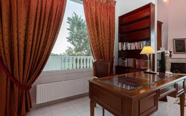EXPLOR Mansion - Inclusive Experience