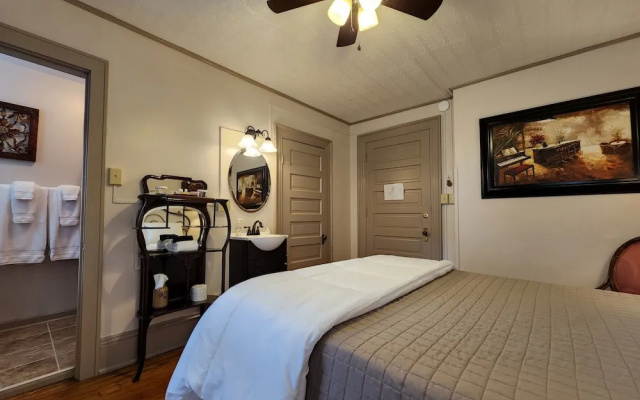 Vine Cottage Inn - фото 4