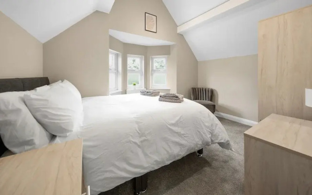 Stylish 2 Bedroom Apartment