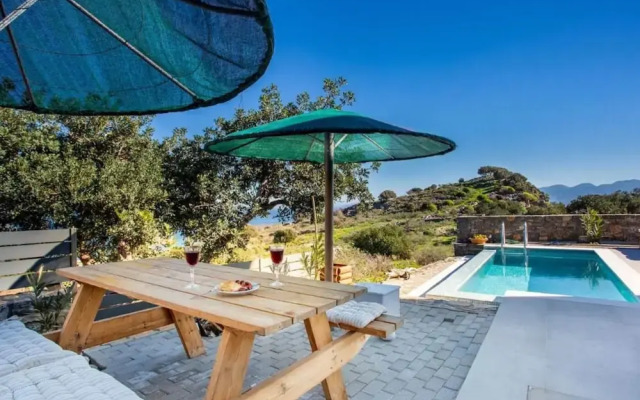 Mesmerising Villa in Plaka Elounda With Pool