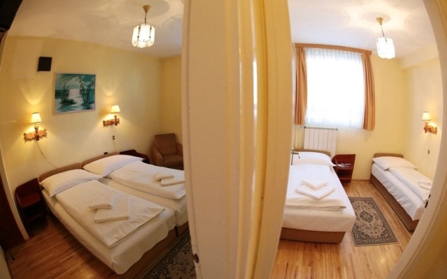 Hotel Bara Junior