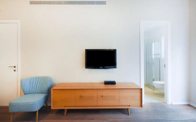 Spacious 2BR in Ben Gurion blvd by HolyGuest