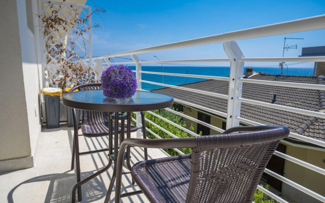 Madreperla Apartment On Sea Shore