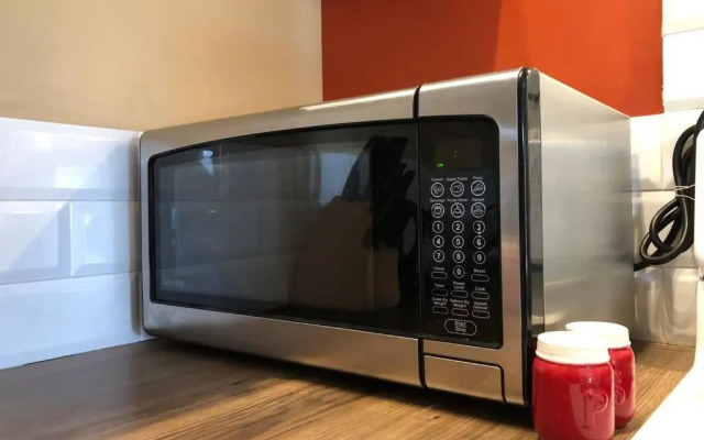 Sunny & Cozy Suite with Pool & Ping Pong table