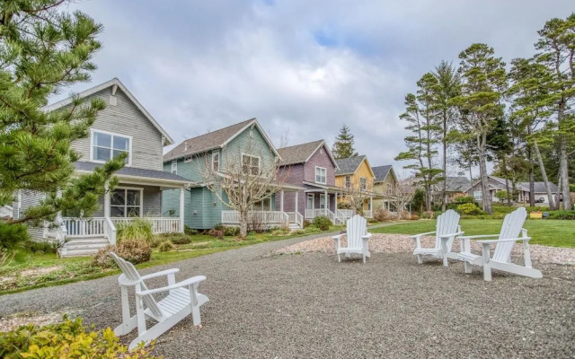 Tides At Bella Beach