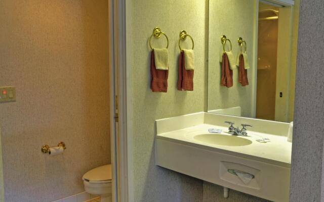 Smoky Mountain Inn & Suites