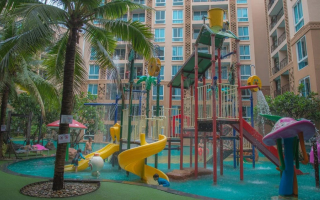 Atlantis Condo Resort Pattaya by Vichairat