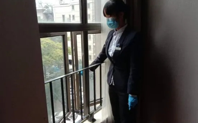 Wanhe Zhizhen Hotel (Shanghai Changshou Road Subway Station)