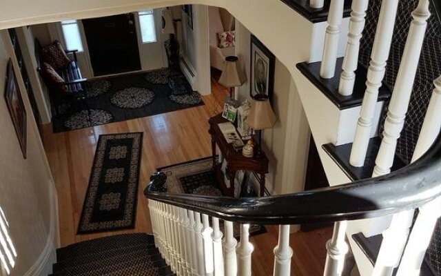 Quartermain House Bed & Breakfast