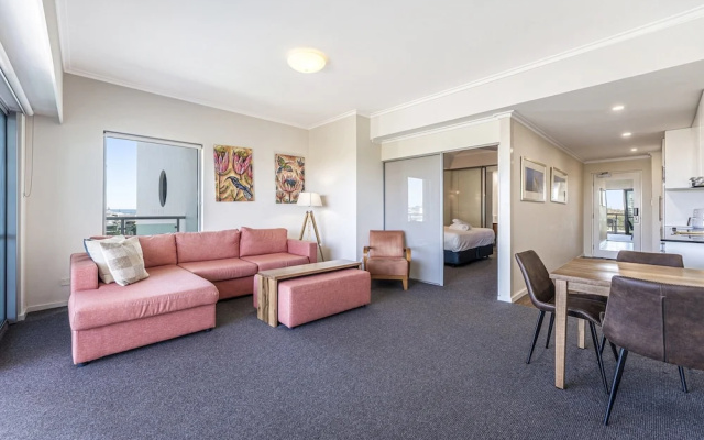 Coastal Studio City & Ocean Views, Walk to Beach – Guest Rooms – Mandurah