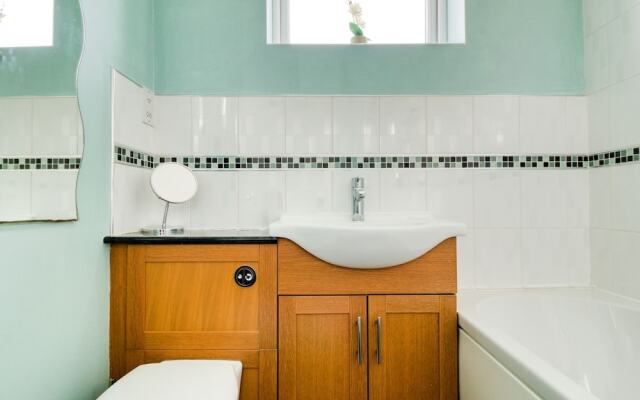 Cozy Holiday Home in Leicester near National Space Center
