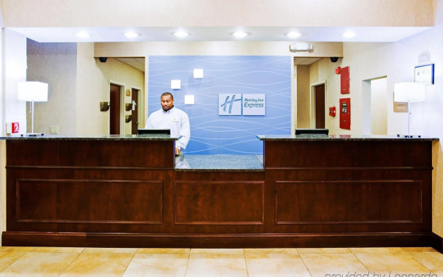 Holiday Inn Express Hotel & Suites Charlotte Arrowood by IHG