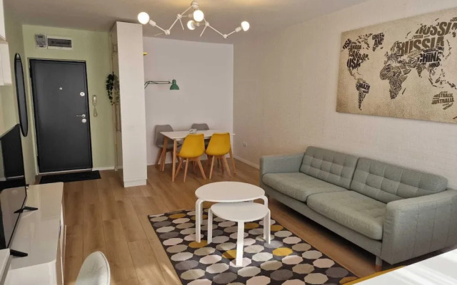 Yellow Apartment - Cismigiu Gardens