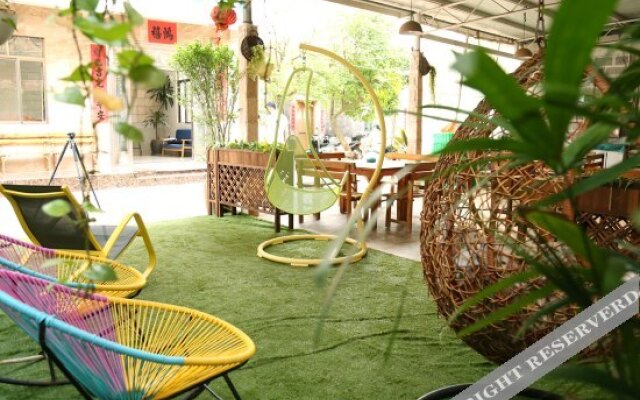 Zhongqin Hostel