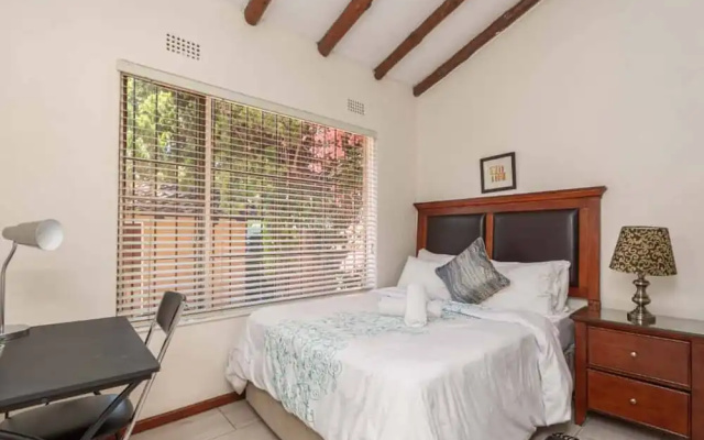 Birdsong in Sandton and Charming Townhouse Retreat