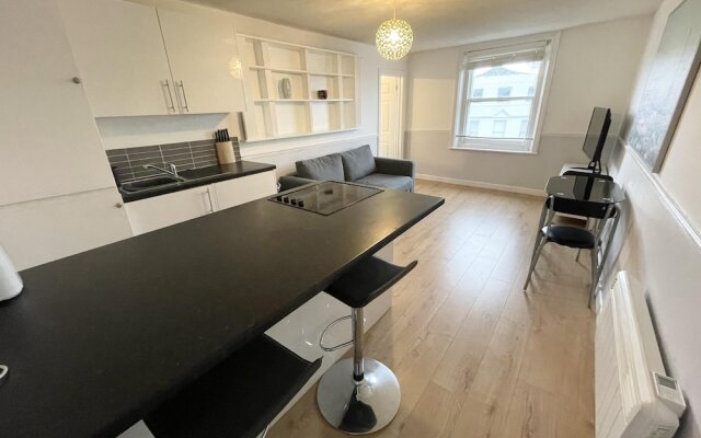 Pool Hill Terrace - Two Bedroom Apartment