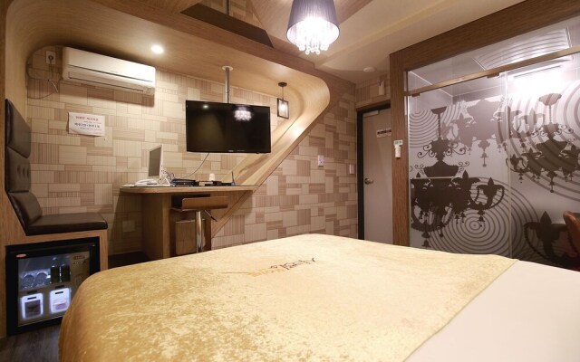 Secret Hotel