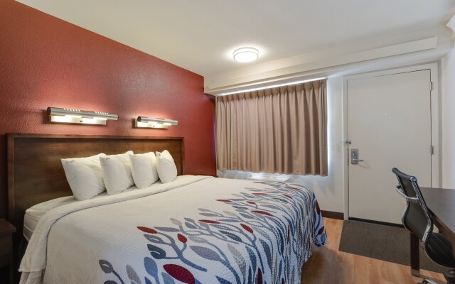 Super 8 by Wyndham Deerfield/Northbrook