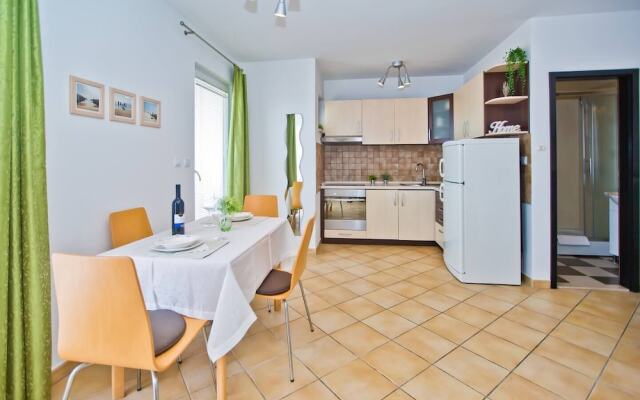 Apartments Nina Hvar town