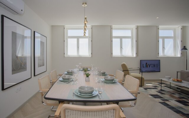 Liiiving - Luxury Beachfront Apartment V