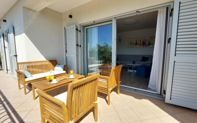 Villa Amoena with pool and sauna near Novigrad