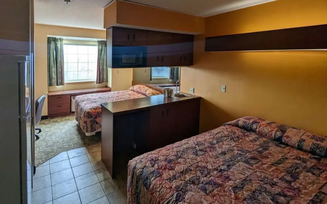 St Clair Inn and Suites