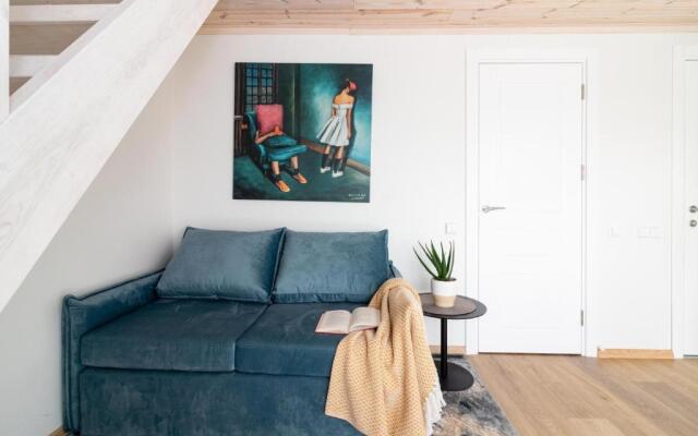 VineWood Apartment, By Cohost