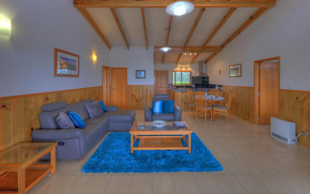 Endeavour Lodge