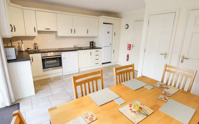 Sea Breeze Holiday Home
