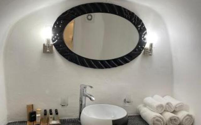 Oia Collection