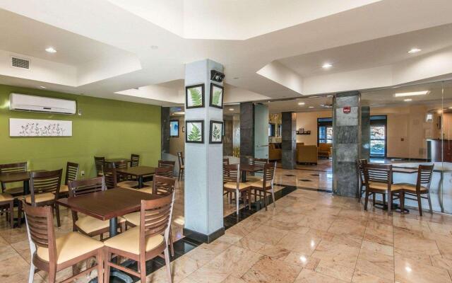 Sleep Inn & Suites