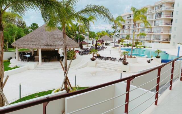 Pool View 3 Bedroom Apartment