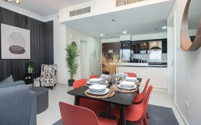 Dlx 21st Flr 3BR Pool/gym Near Mall by Belvilla