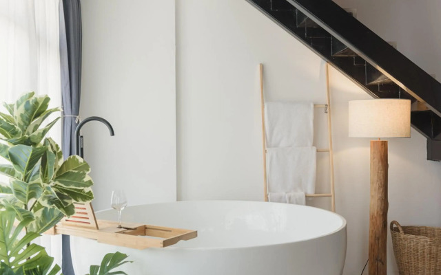 YOLO Bangkok Boutique Hotel