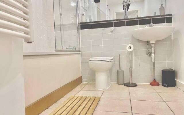 2 Bedroom Luxury Leicester City Centre entire Apartment!