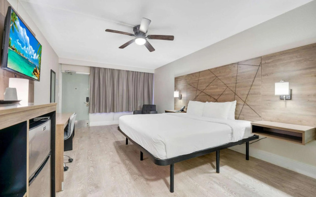 Quality Inn & Suites Airport/Cruise Port Hollywood
