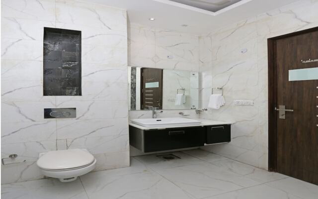 OYO 9072 Noida Dreamz