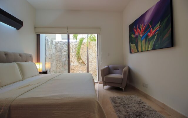 Stunning Studio with Jacuzzi on Terrace by olahola
