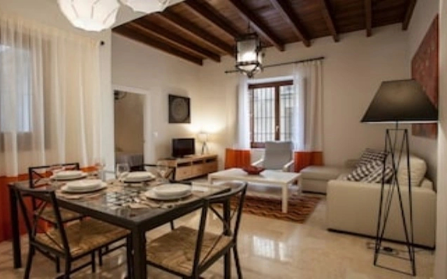 Apartamento de Lujo en Antiguo Convento — Granada