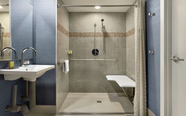 DoubleTree Suites by Hilton Hotel Boston - Cambridge