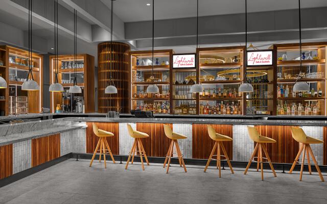 Crowne Plaza Atlanta Perimeter at Ravinia by IHG
